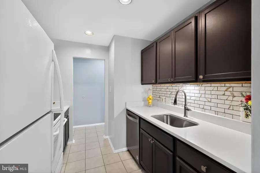 7804 Guildberry Ct #202, Gaithersburg, MD 20879 - #3