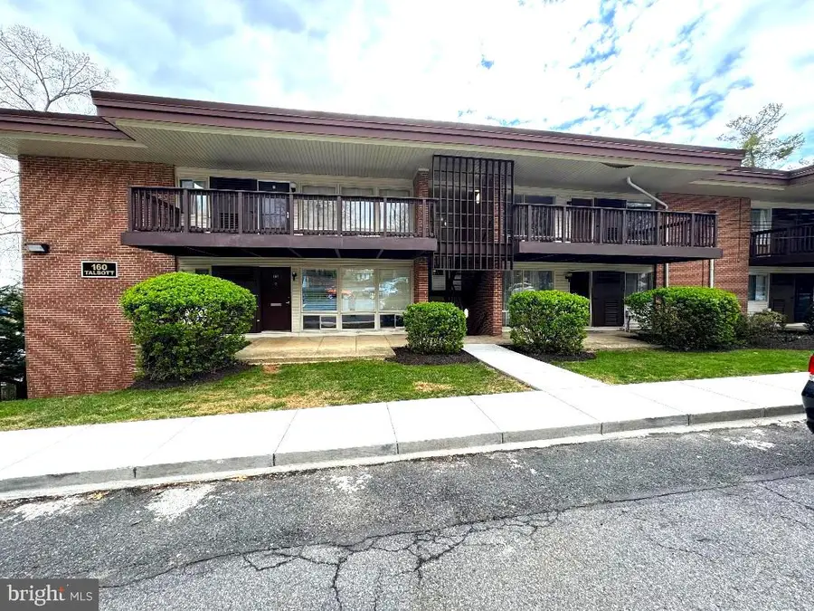 160 Talbott St #205, Rockville, MD 20852 - #3