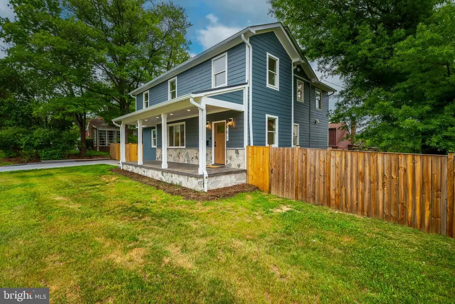 601 Ray Dr, Silver Spring, MD 20910 - #2