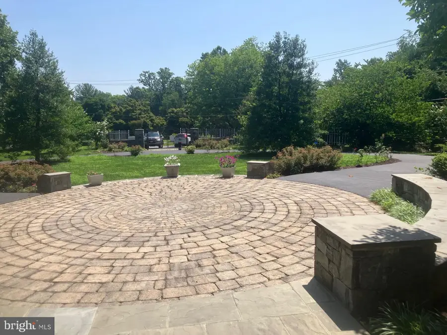 10420 Riverwood Dr, Potomac, MD 20854 - #3