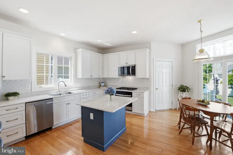968 Featherstone St, Gaithersburg, MD 20878 - #3