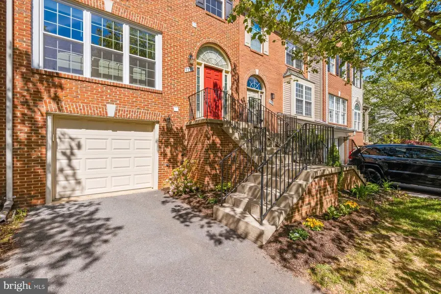 7728 Heritage Farm Dr, Gaithersburg, MD 20886 - #3