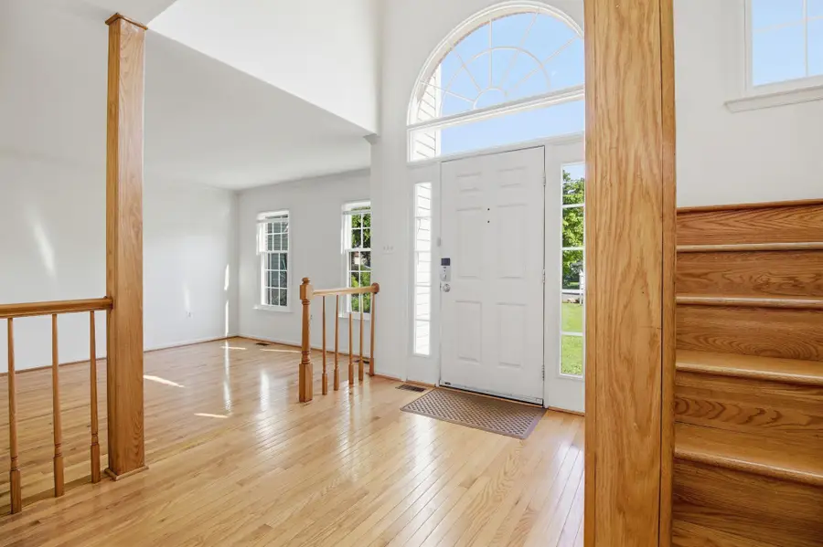 124 Englefield Dr, Gaithersburg, MD 20878 - #2