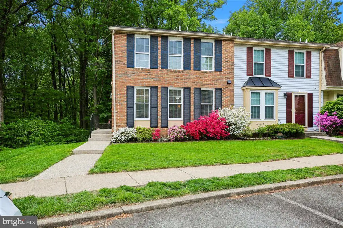 639 Coral Reef Dr, Gaithersburg, MD 20878 - #1