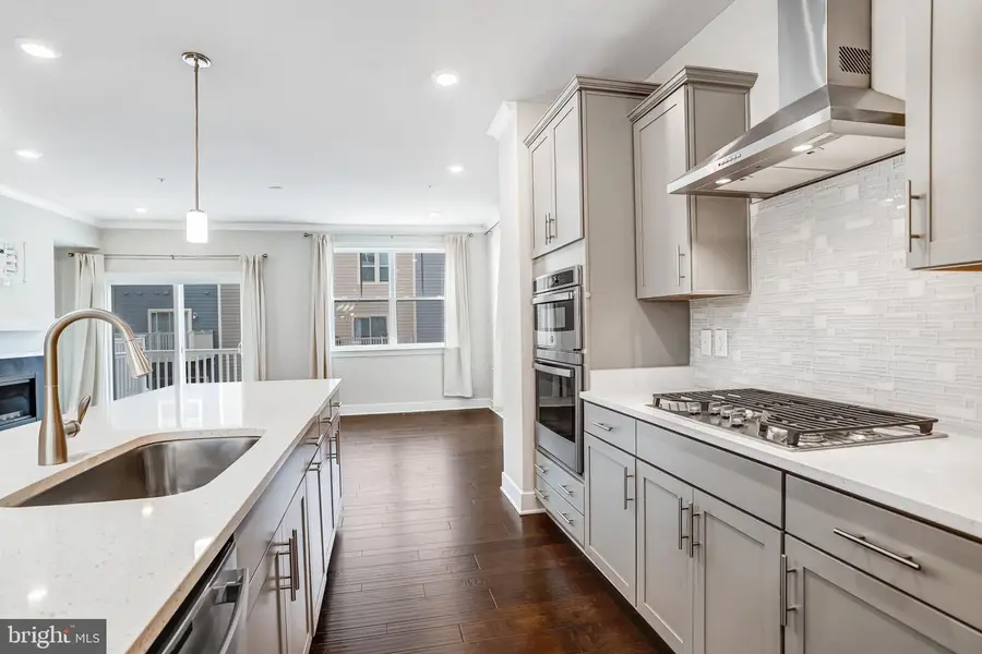 108 Salinger Dr, Gaithersburg, MD 20878 - #2