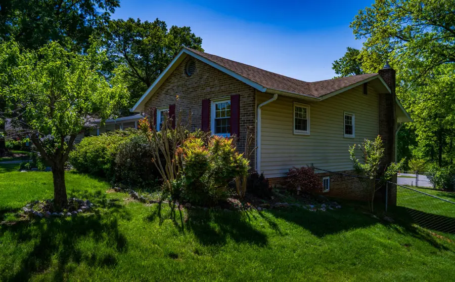 15204 Aylesbury St, Silver Spring, MD 20905 - #2