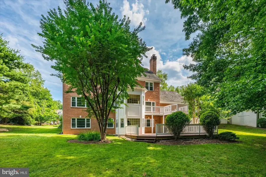 7016 Fawn Trail Ct, Bethesda, MD 20817 - #2