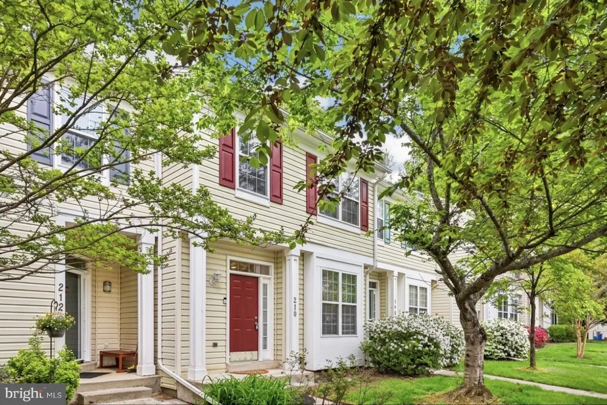 210 Twelve Oaks Dr, Gaithersburg, MD 20878 - #1