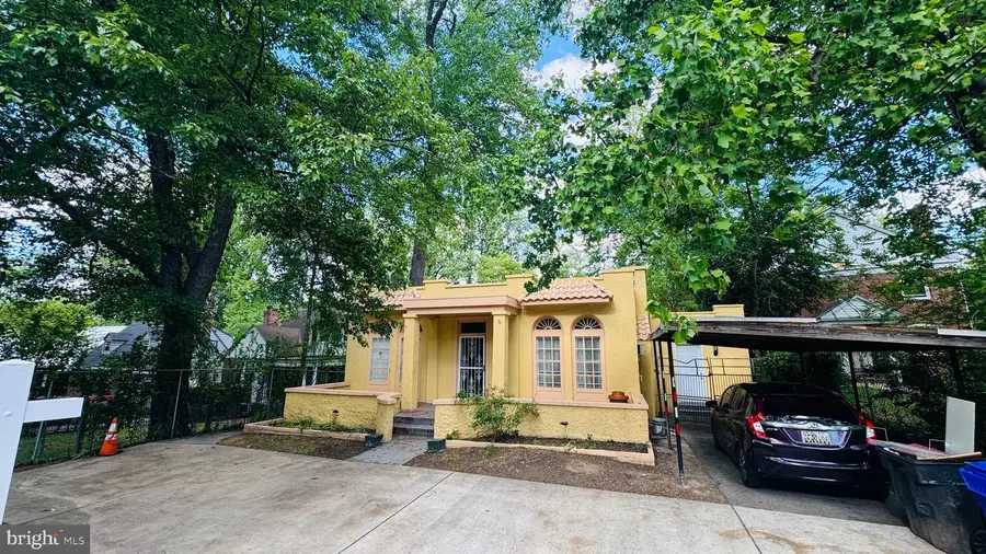 8403 Flower Ave, Takoma Park, MD 20912 - #2