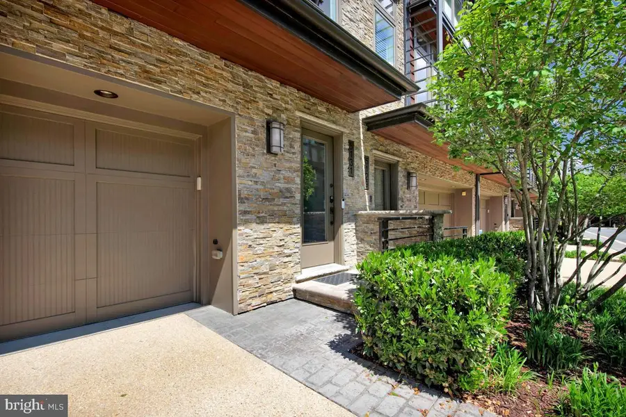 5131 Willet Bridge Rd, Bethesda, MD 20816 - #2