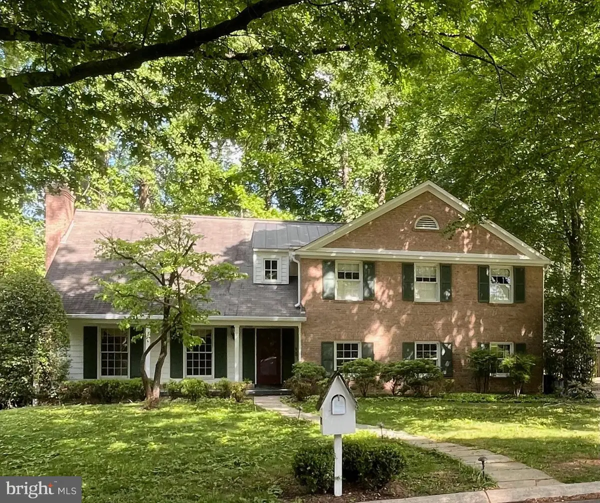 7305 Masters Dr, Potomac, MD 20854 - #1