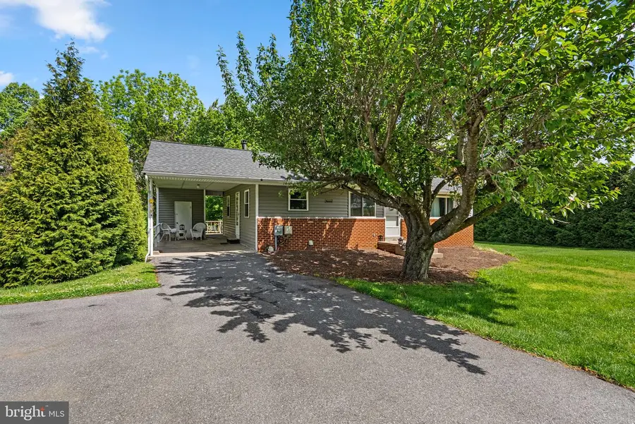 7301 Chrome Mine Rd, Gaithersburg, MD 20882 - #2