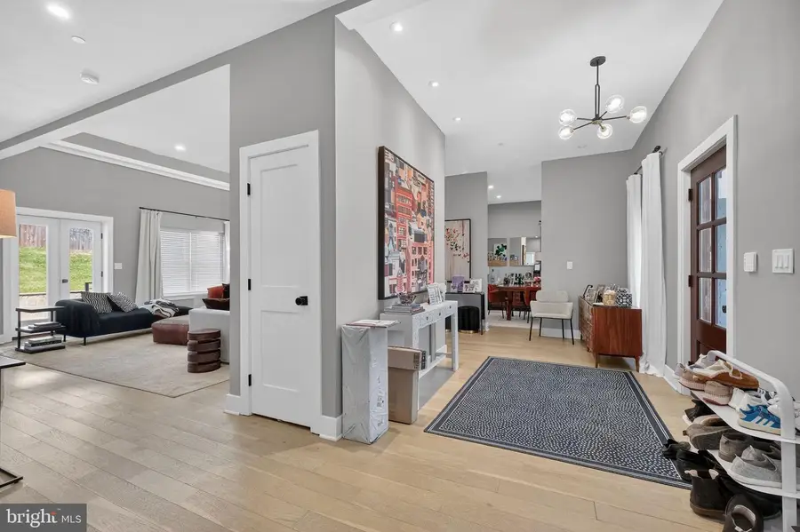 7121 W Greenvale Pkwy, Chevy Chase, MD 20815 - #3
