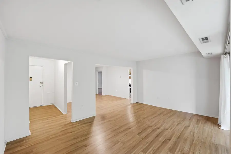 876 College Pkwy #201, Rockville, MD 20850 - #3