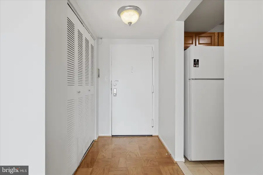 4 Monroe St #4-1109, Rockville, MD 20850 - #3