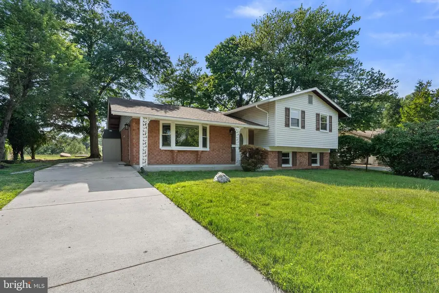 11822 Enid Dr, Potomac, MD 20854 - #2