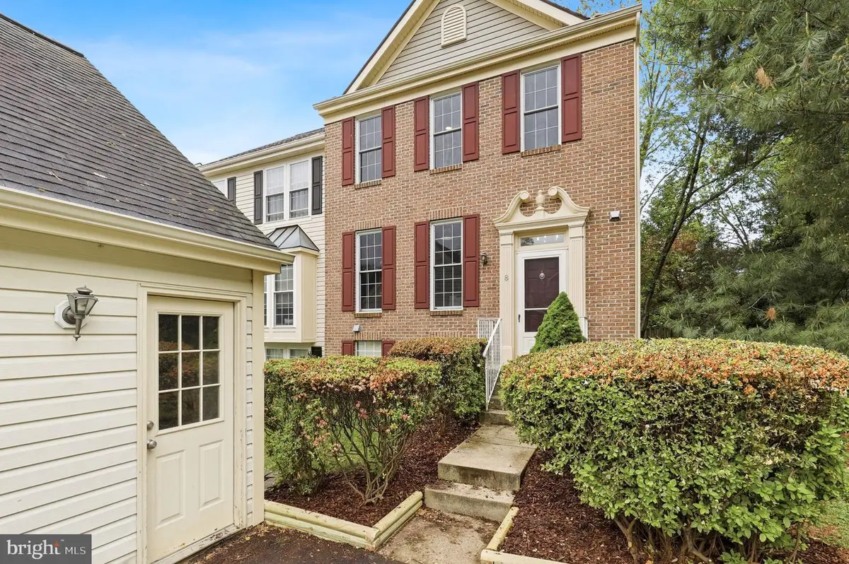 8 Winter Garden Ct, Olney, MD 20832 - #1