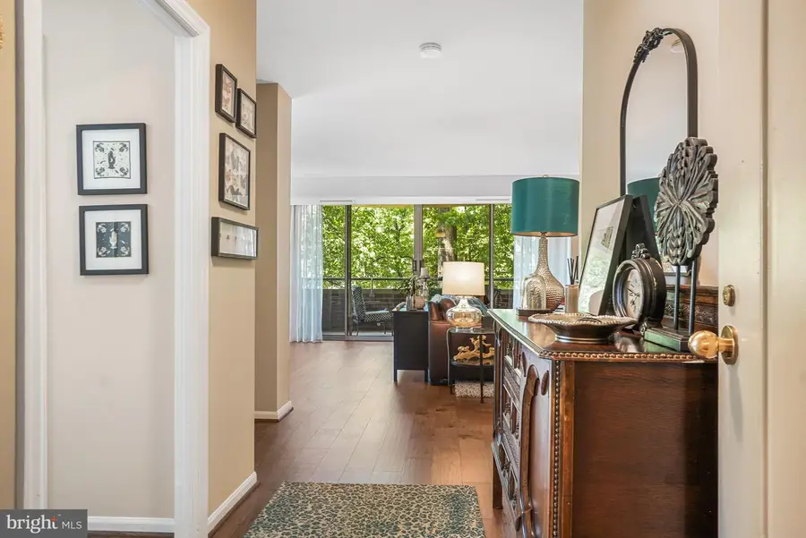 5802 Nicholson Ln #2-202, Rockville, MD 20852 - #2