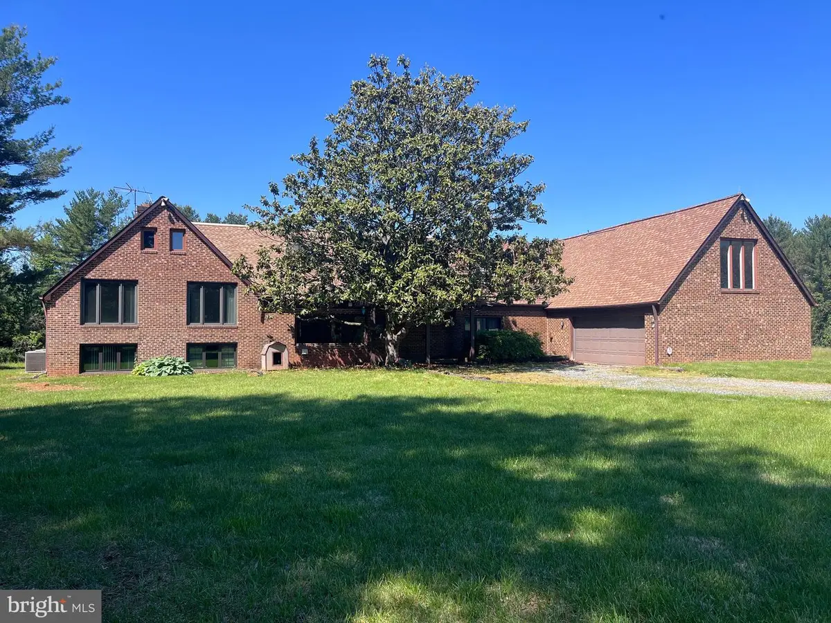 18810 Wasche Rd, Dickerson, MD 20842 - #1