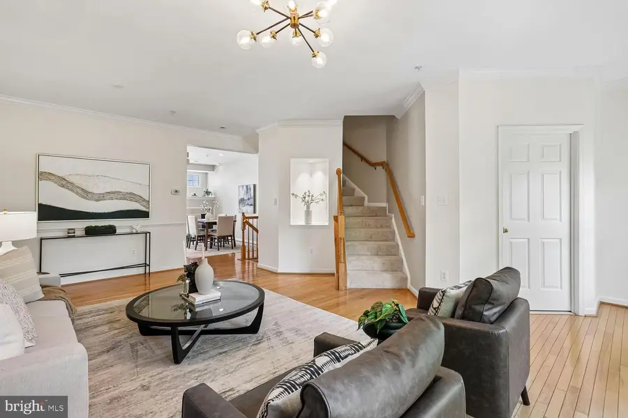 708 Market St E, Gaithersburg, MD 20878 - #3