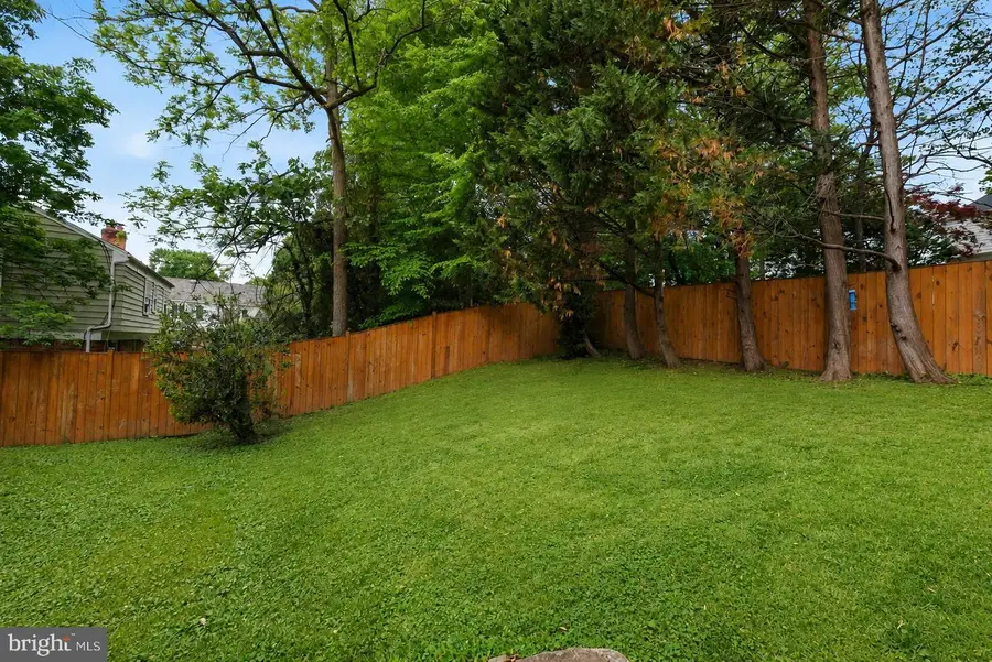 10900 Gainsborough Rd, Potomac, MD 20854 - #3