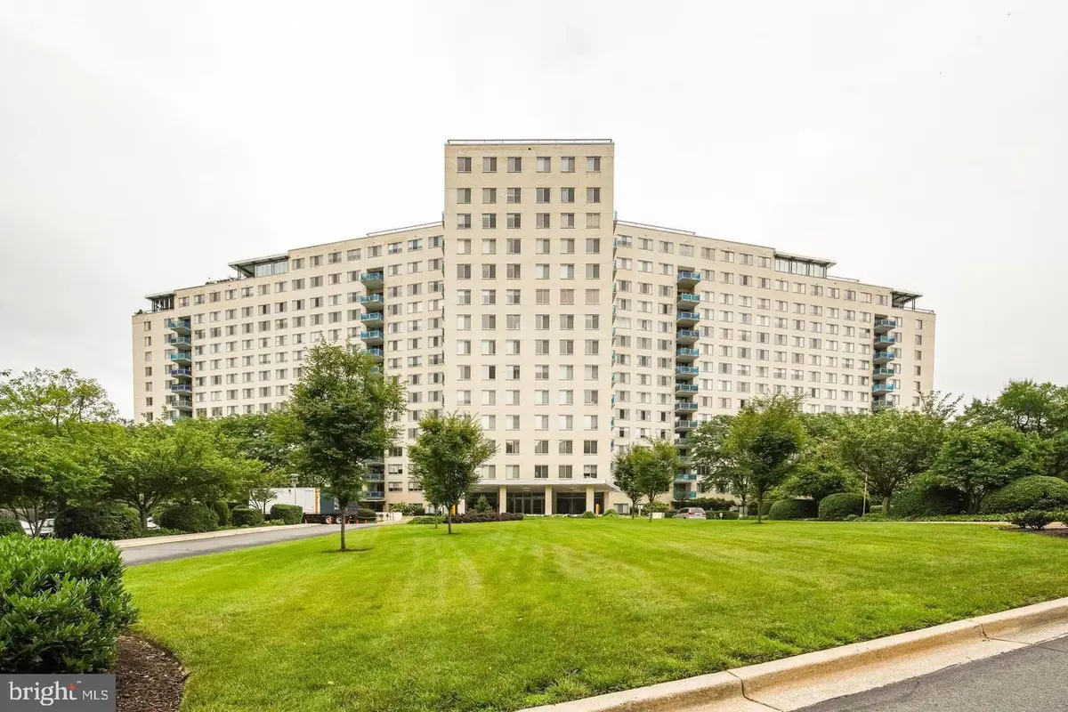 10401 Grosvenor Pl #324, Rockville, MD 20852 - #1