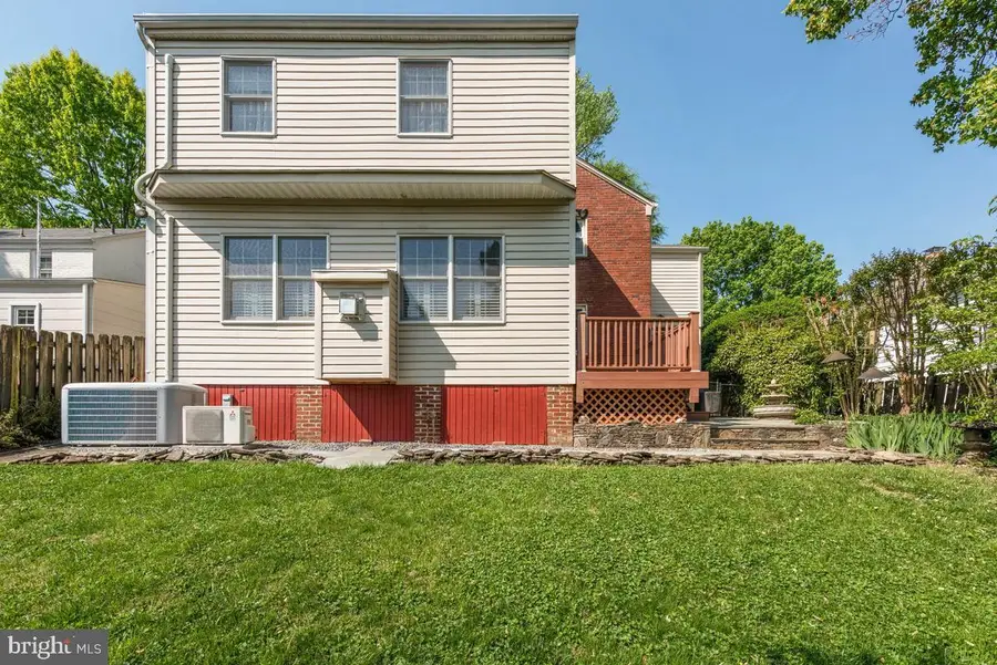 8519 Hazelwood Dr, Bethesda, MD 20814 - #2