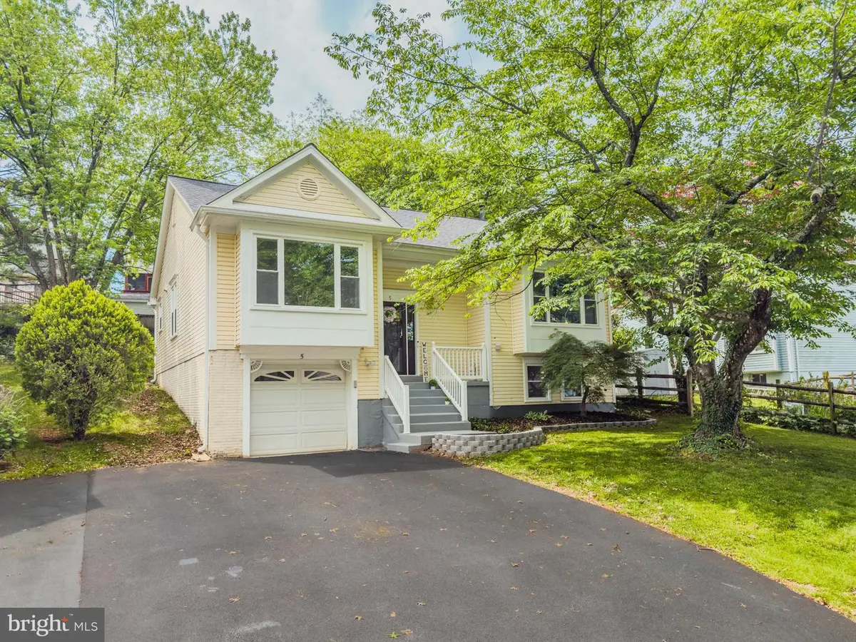 5 Tripoley Ct, Gaithersburg, MD 20878 - #1