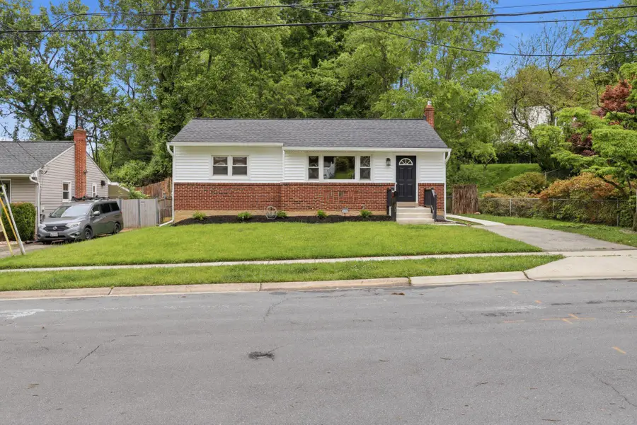 403 Carl St, Rockville, MD 20851 - #2