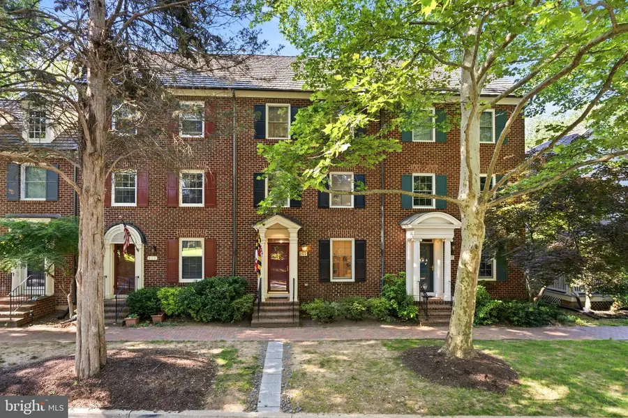 211 Firehouse Ln, Gaithersburg, MD 20878 - #2