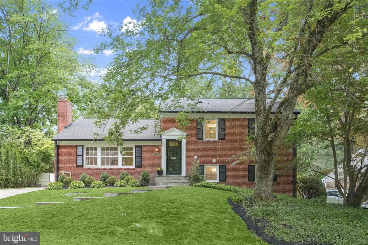 6204 Redwing Ct, Bethesda, MD 20817 - #1