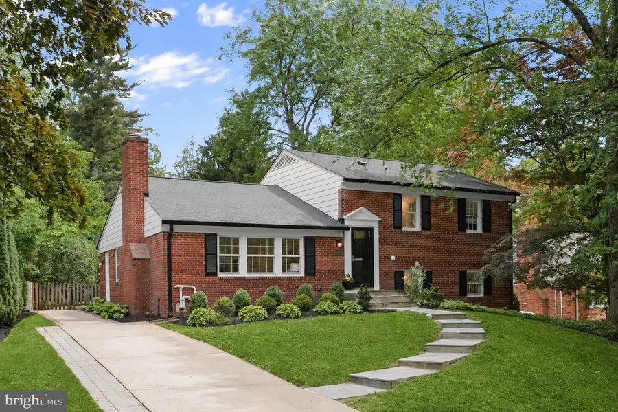6204 Redwing Ct, Bethesda, MD 20817 - #2