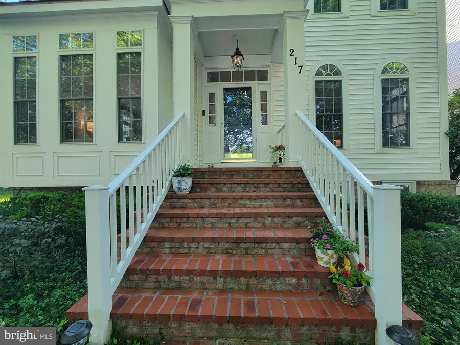 217 Watkins Cir, Rockville, MD 20850 - #2