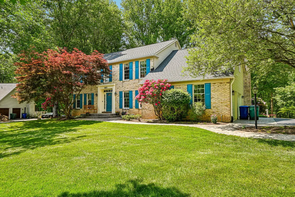 6621 Belle Chase Ct, Gaithersburg, MD 20882 - #1