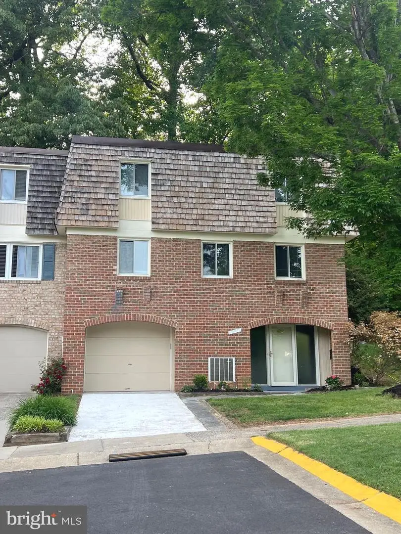 19052 Capehart Dr, Montgomery Village, MD 20886 - #1