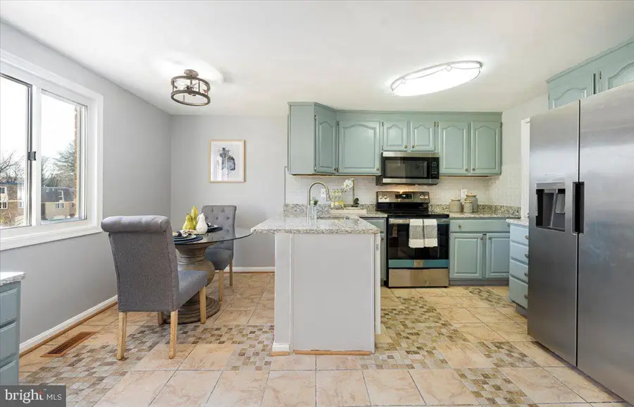 19052 Capehart Dr, Montgomery Village, MD 20886 - #3