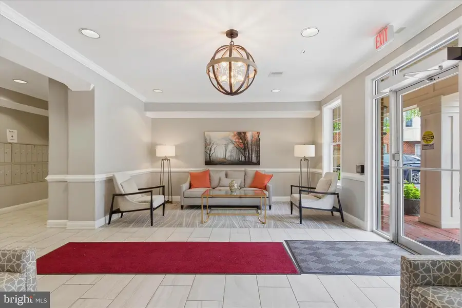 701 Fallsgrove Dr #102, Rockville, MD 20850 - #2
