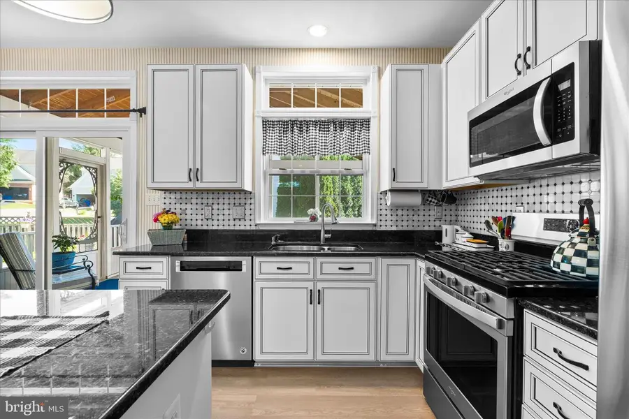8 Royal Crown Ct, Germantown, MD 20876 - #2