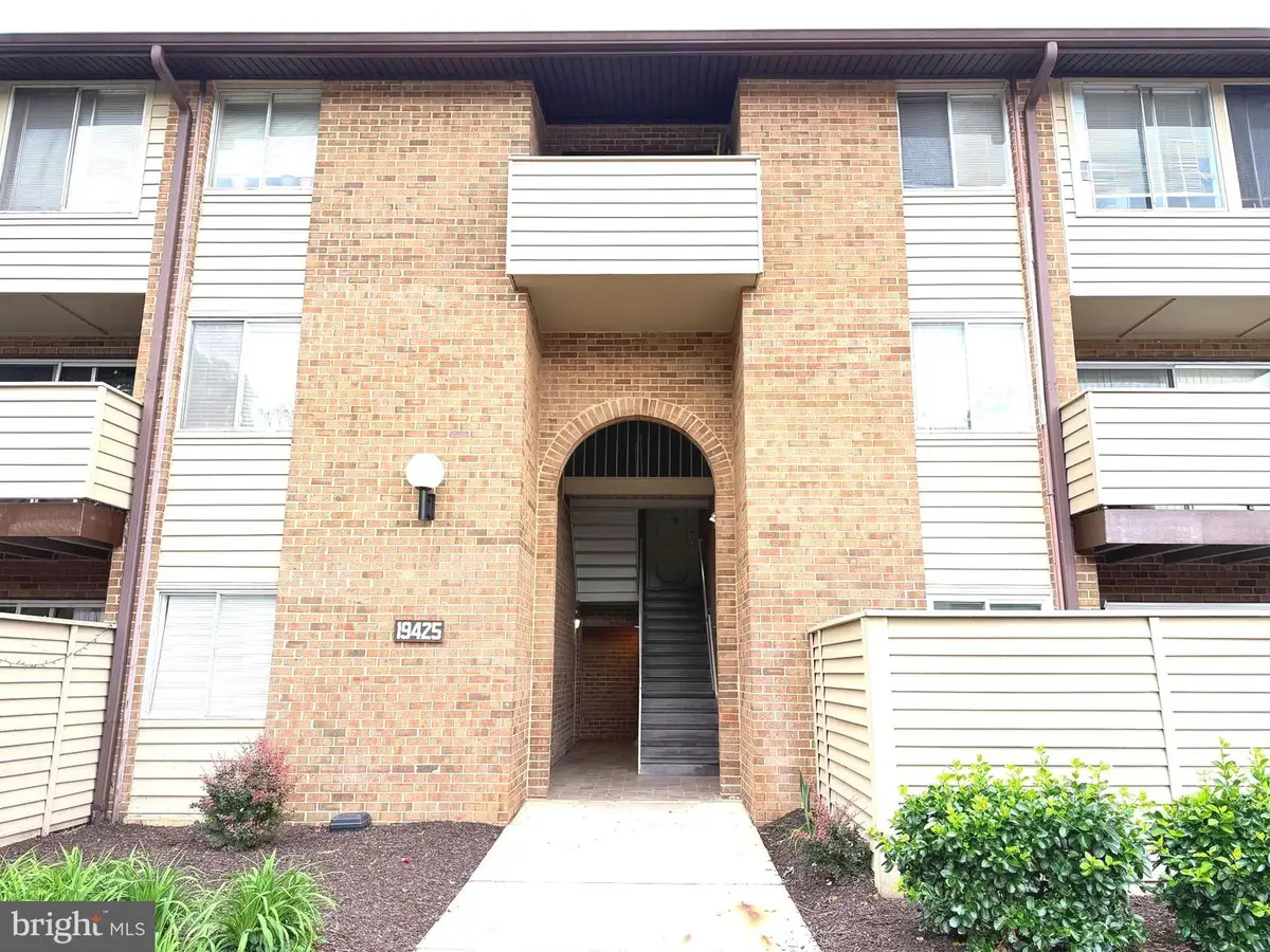 19425 Brassie Pl, Gaithersburg, MD 20879 - #1