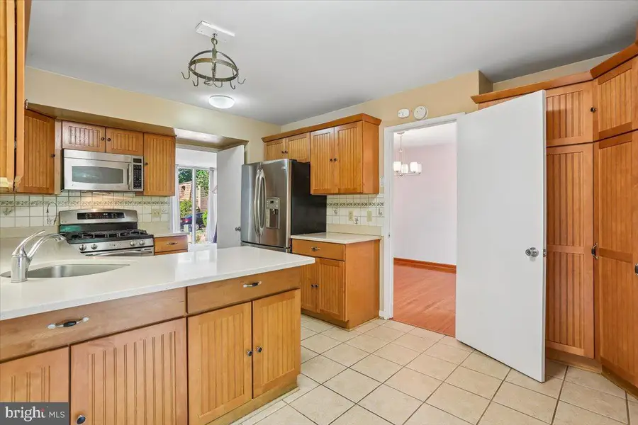 8174 Inverness Ridge Rd, Potomac, MD 20854 - #3