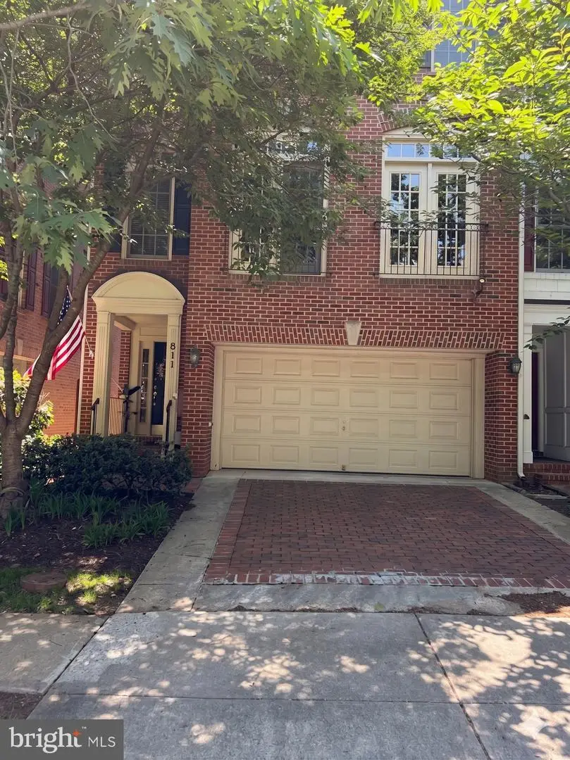 811 Oak Knoll Ter, Rockville, MD 20850 - #1
