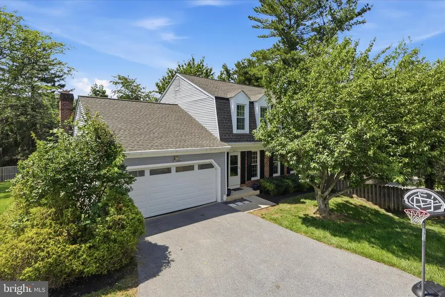 8615 Aqueduct Rd, Potomac, MD 20854 - #2