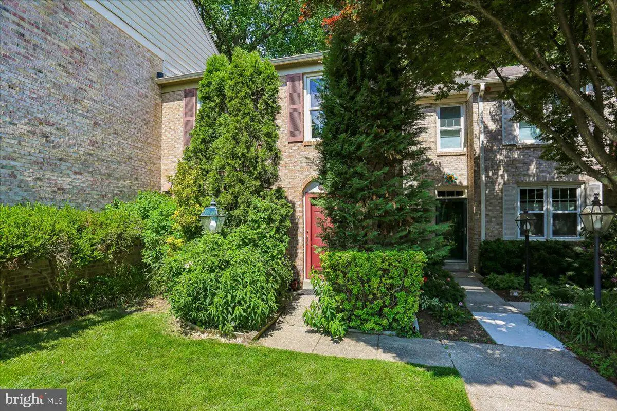 2459 Mccormick Rd, Rockville, MD 20850 - #1