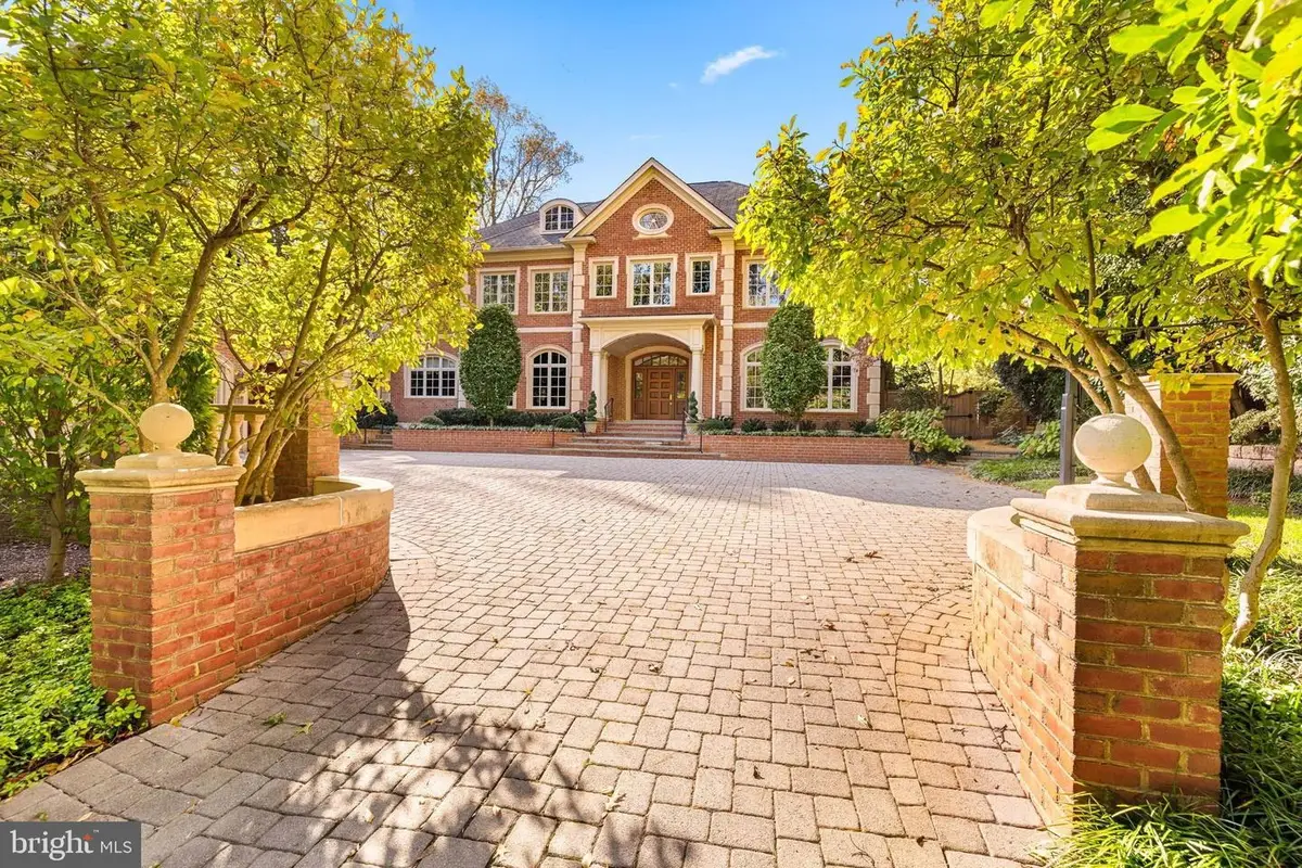 8906 Fernwood Rd, Bethesda, MD 20817 - #1
