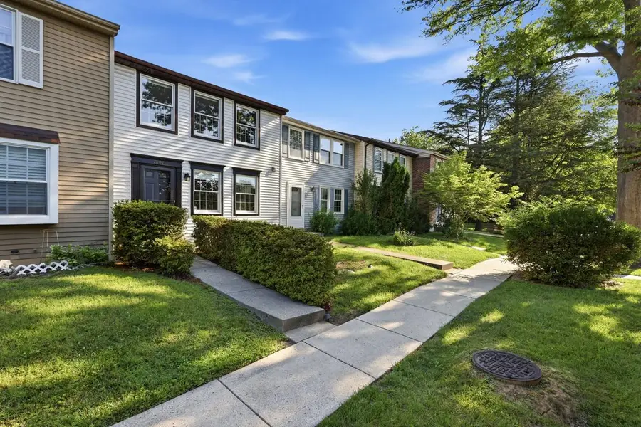 7807 Breezy Down Ter, Rockville, MD 20855 - #3