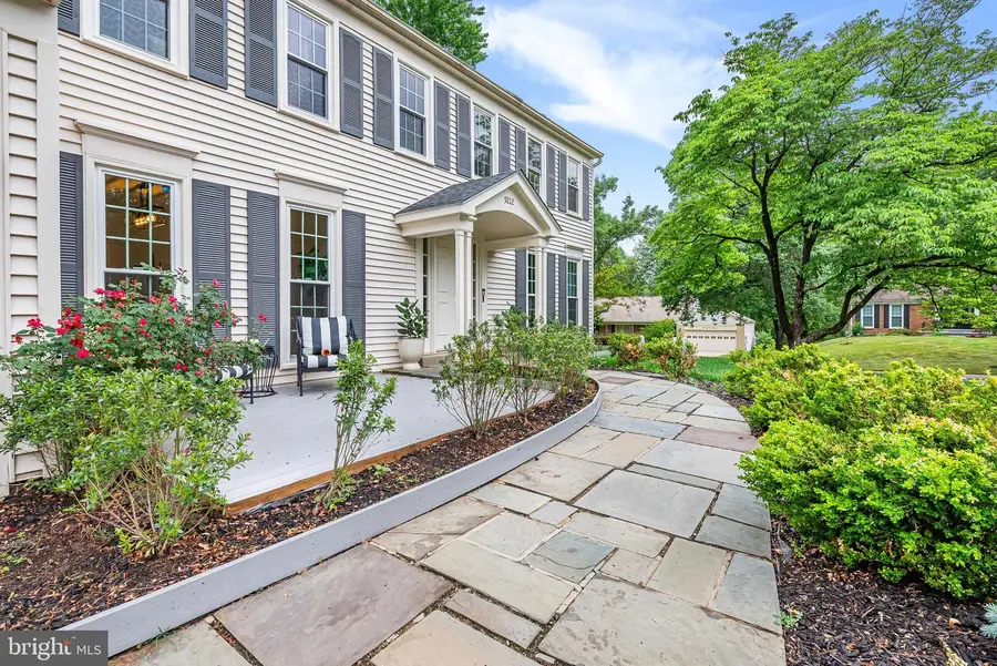 9212 Willow Pond Ln, Rockville, MD 20854 - #3