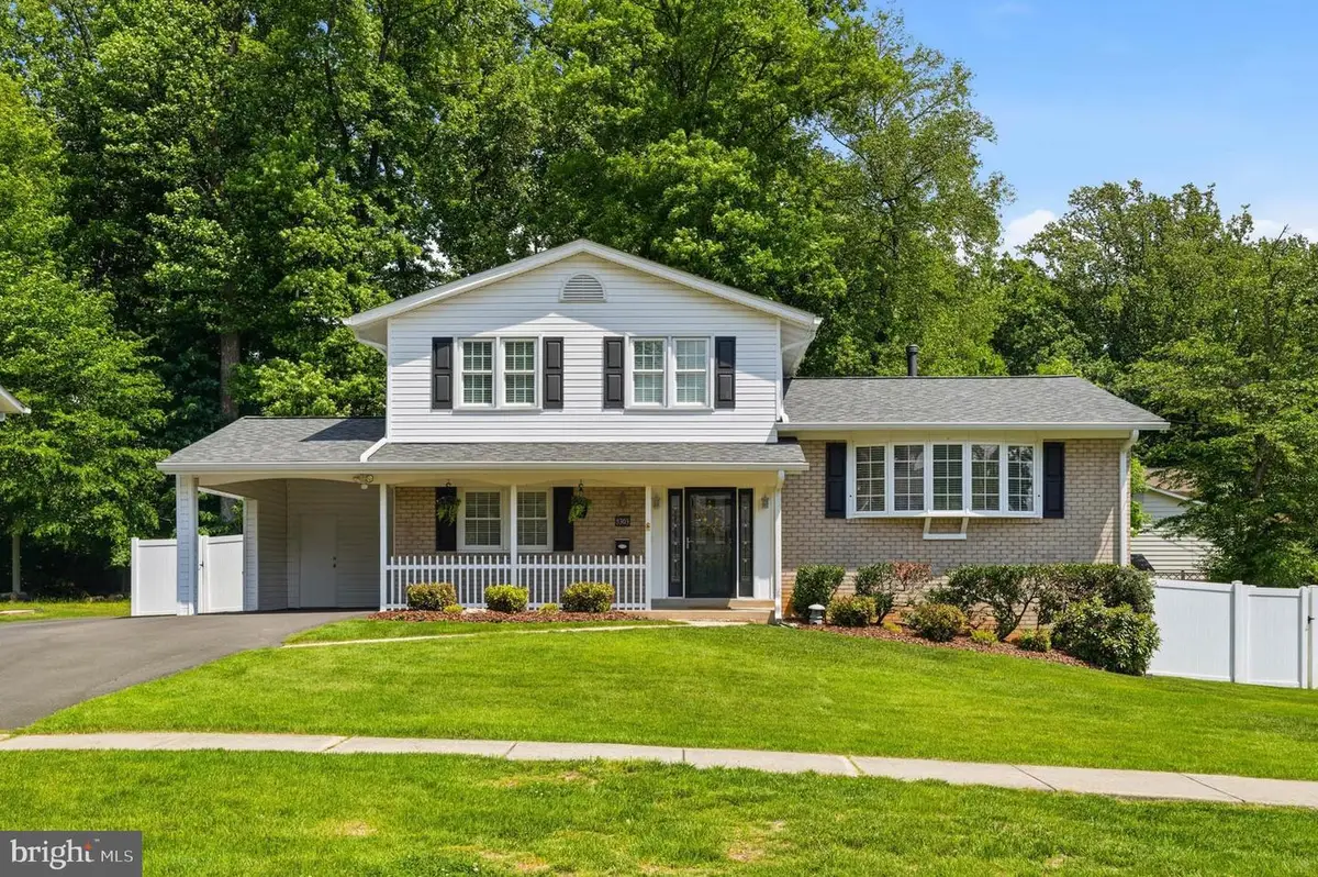 5303 Russett Rd, Rockville, MD 20853 - #1
