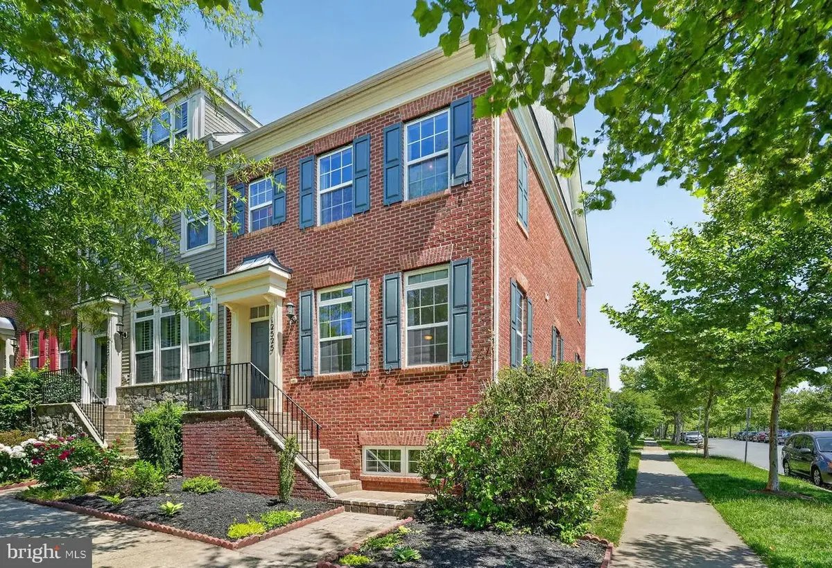 12525 Blue Sky Dr, Clarksburg, MD 20871 - #1