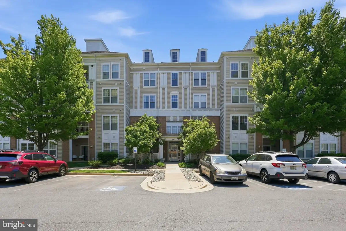 101 Watkins Pond Blvd #4-302, Rockville, MD 20850 - #1