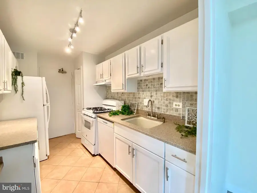 1900 Lyttonsville #114, Silver Spring, MD 20910 - #2